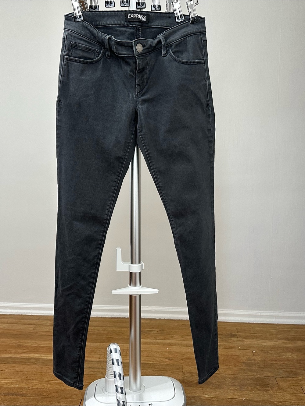 Express Women's Skinny Jeans in Black Wash